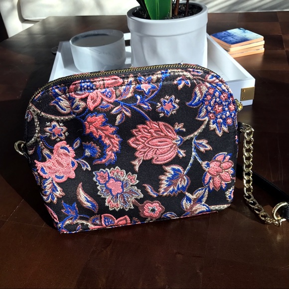 LAST ONE!! ⏳STEVE MADDEN BMarylin Crossbody  - Picture 2 of 7